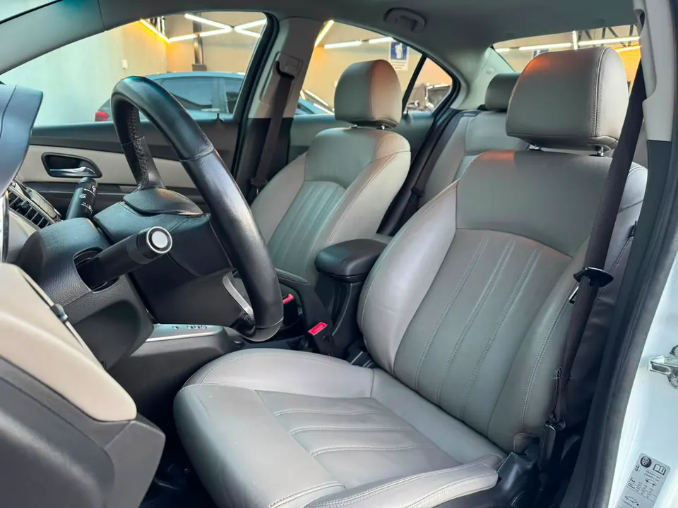 Chevrolet Cruze 2014 — foto 11