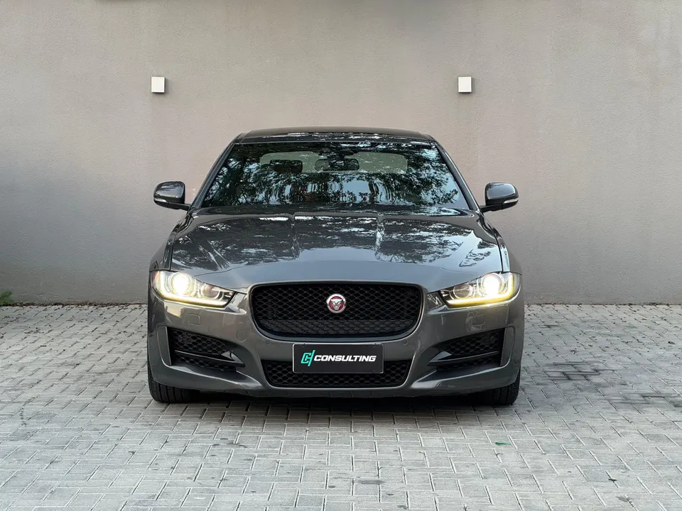 Jaguar XE 2017 — foto 2