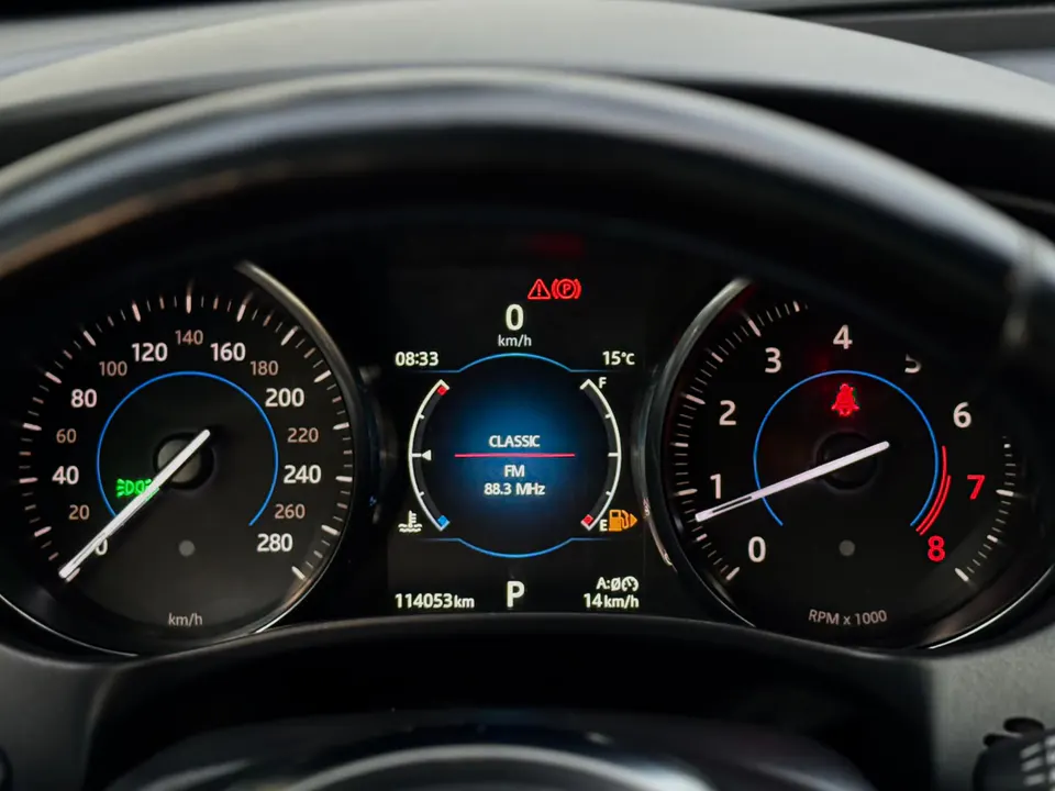Jaguar XE 2017 — foto 13