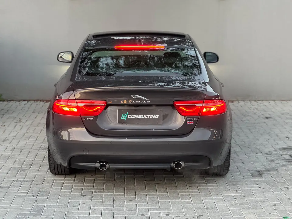 Jaguar XE 2017 — foto 5