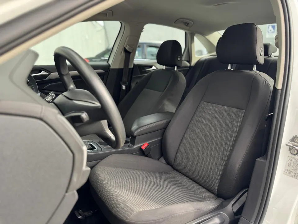 Volkswagen Jetta 2019 — foto 9
