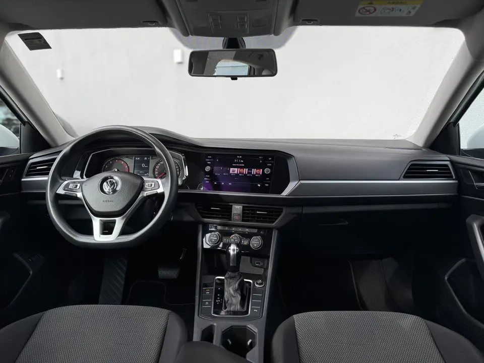 Volkswagen Jetta 2019 — foto 11