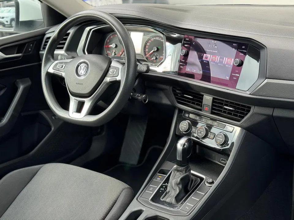 Volkswagen Jetta 2019 — foto 13