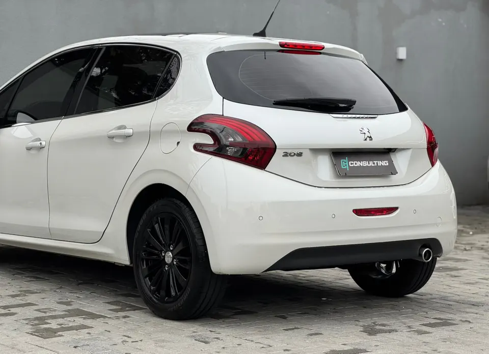 Peugeot 208 2018 — foto 7