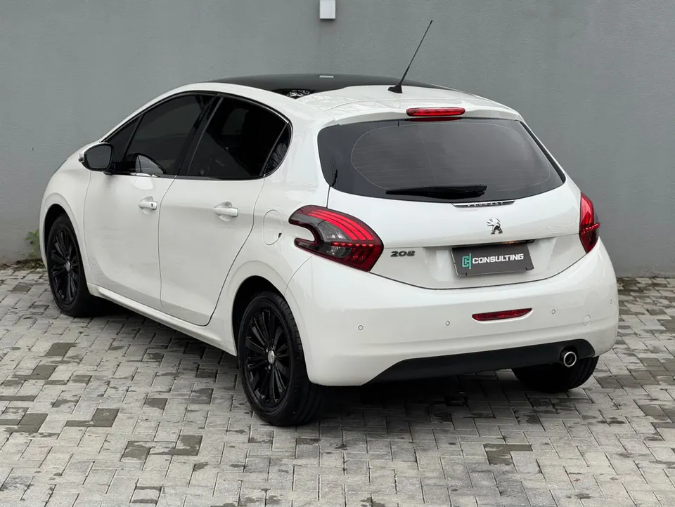 Peugeot 208 2018 — foto 6