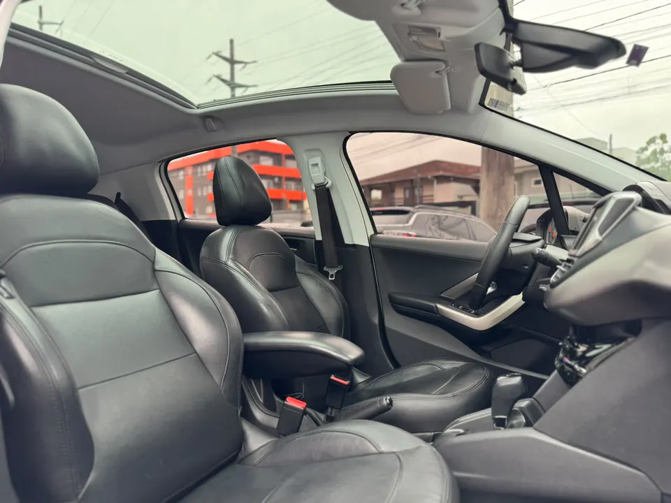 Peugeot 208 2018 — foto 19