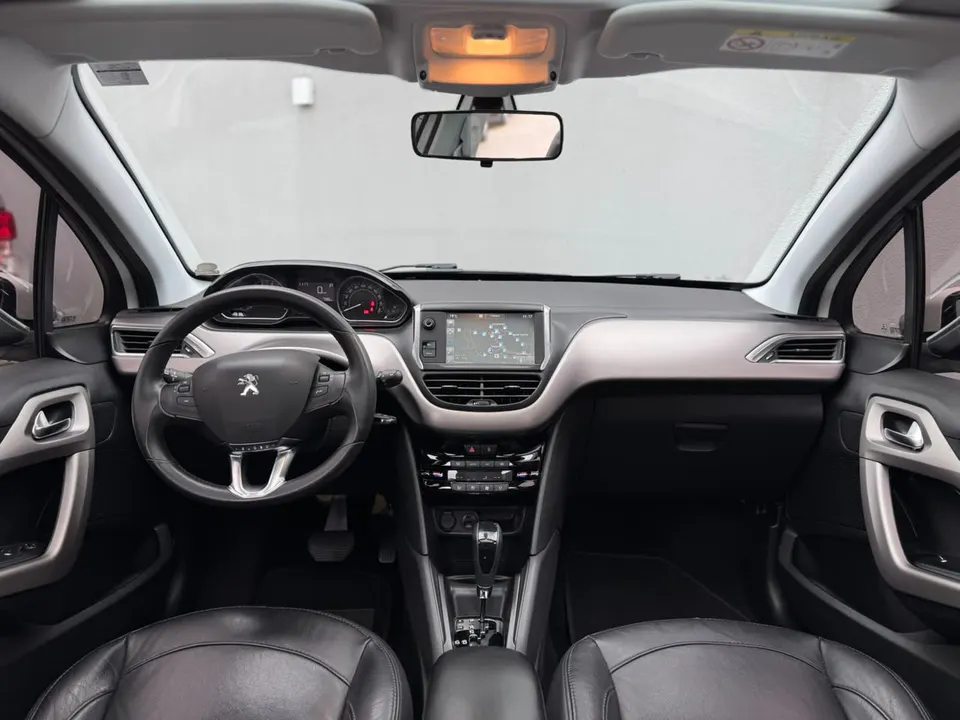 Peugeot 208 2018 — foto 10