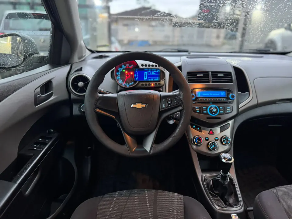 Chevrolet Sonic 2014 — foto 9